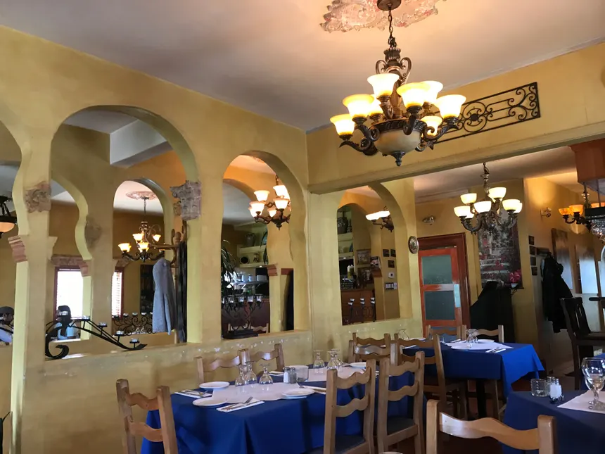 Asteras Greek Taverna - Interior