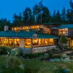 The Surf Lodge & Pub - Photo